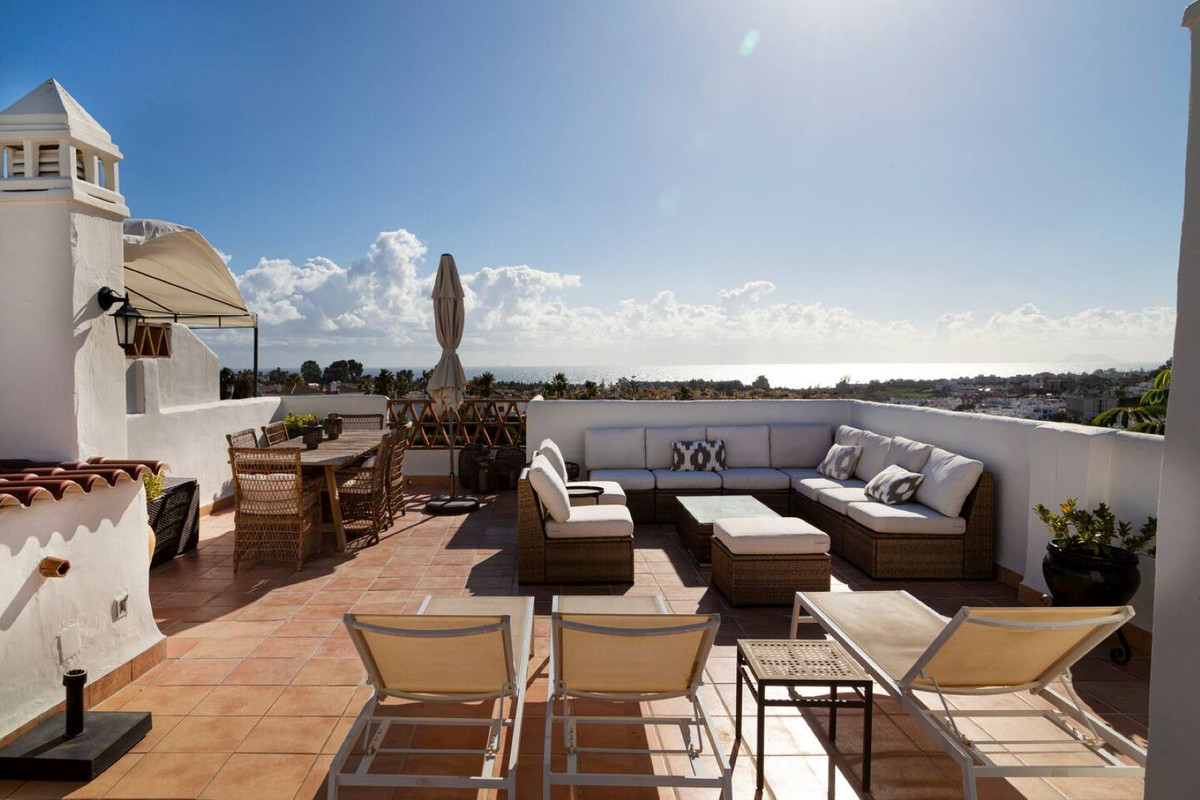 Nueva Milla de Oro, Estepona